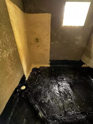 איטום מקלחת